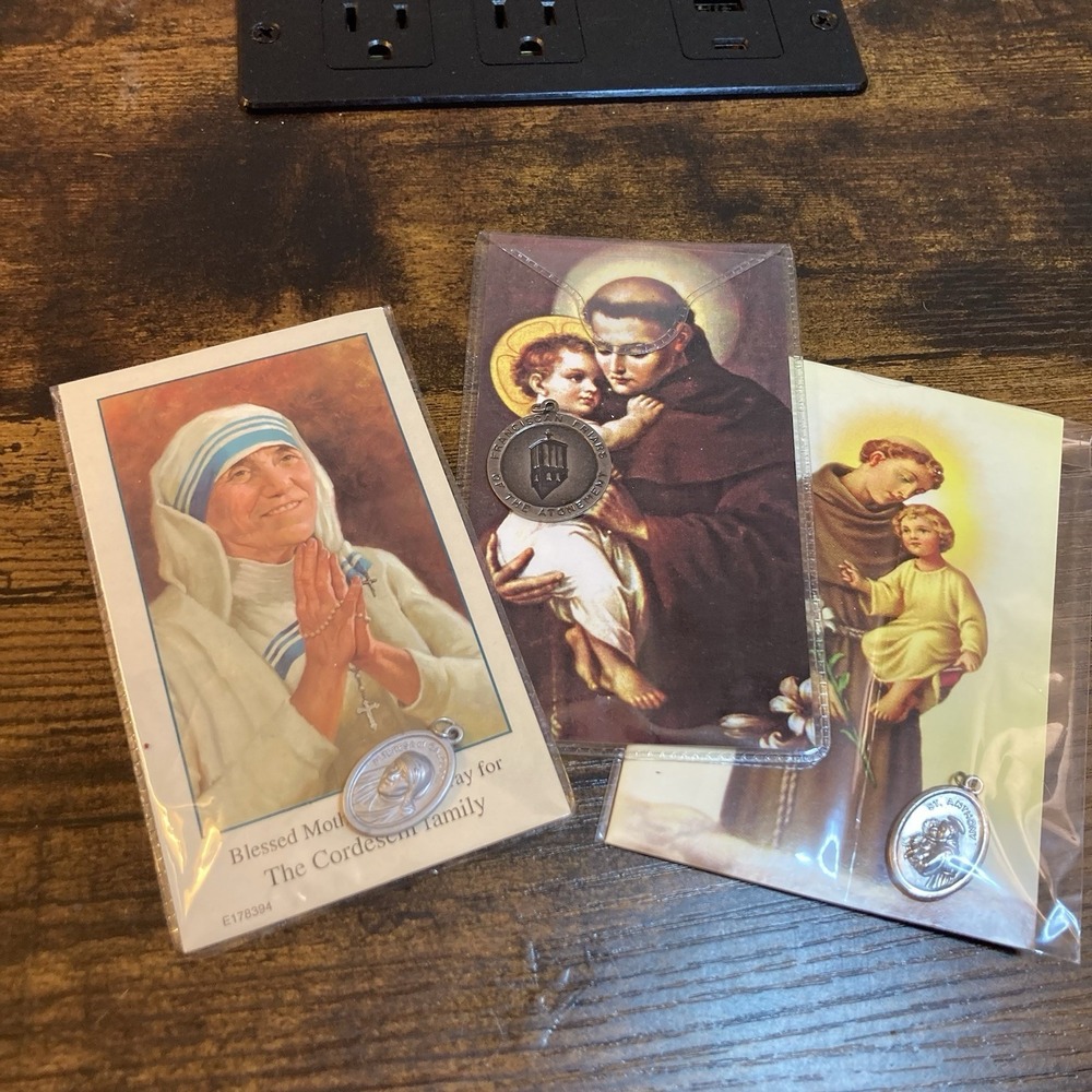 Catholic Medals Prayer Cards Mother Theresa Saint Anthony Franciscan Friars Lot